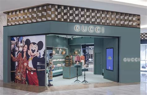 GUCCI ANCORA llega a El Palacio de Hierro Polanco .